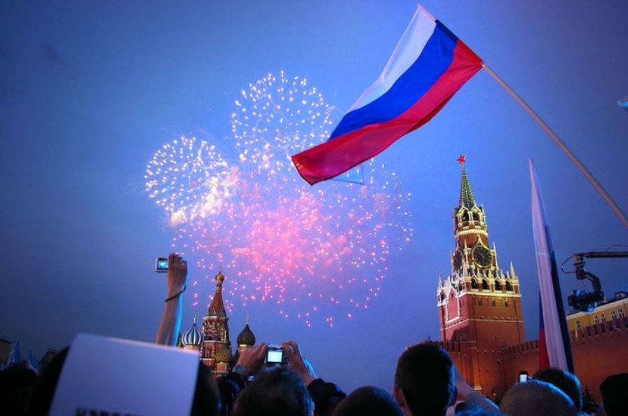 Флаг России Над Кремлем Фото