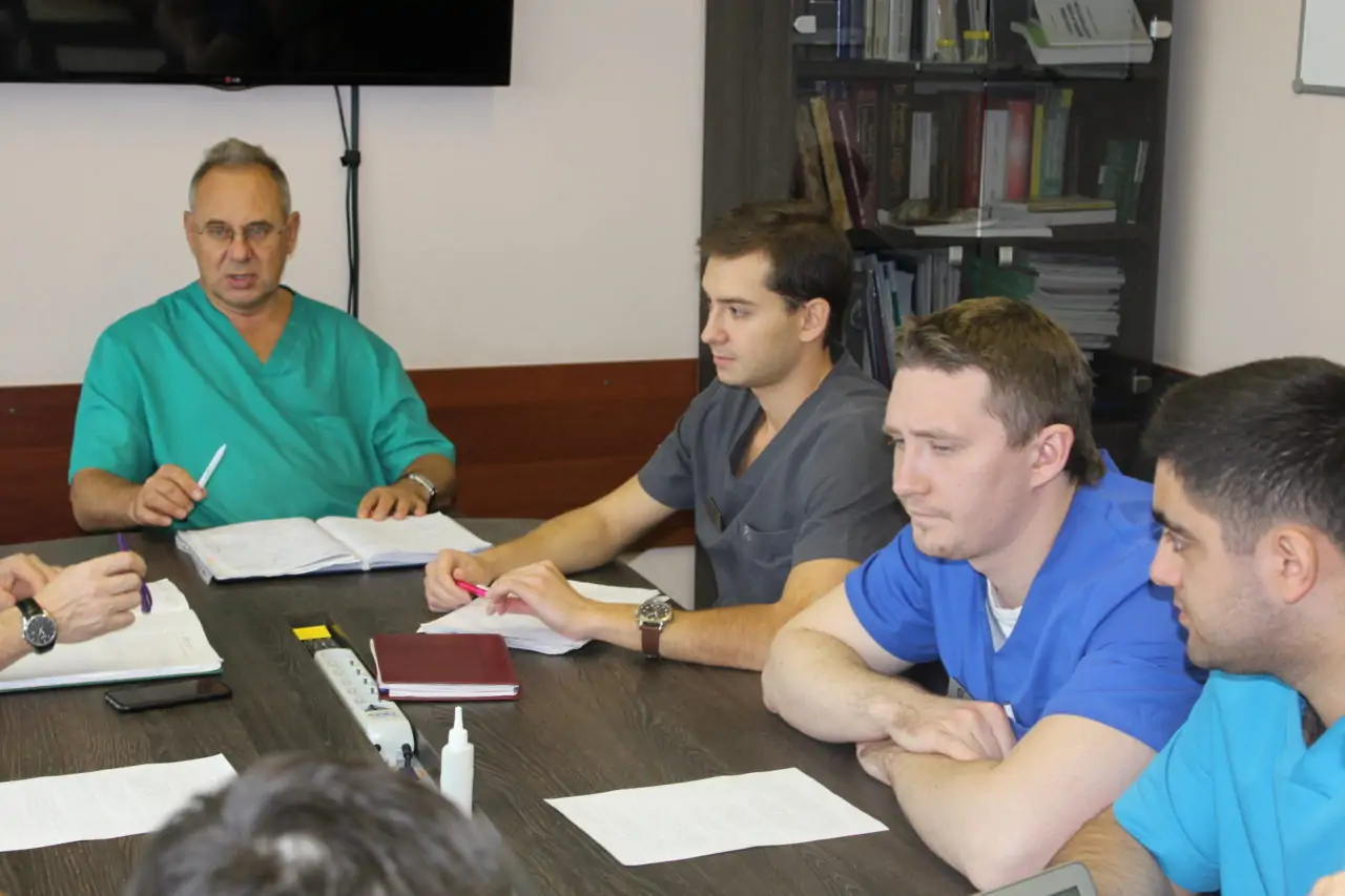 Совещание специалистов в отделении